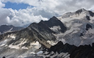 Plate-forme Glacier de Pitztal (3.440 m) ► vue très spectaculaire sur les glaciers imposants et de nombreux sommets enneigés de plus de 3.000 mètres → plus haut sommet : le Wildspitze 3.768 m  