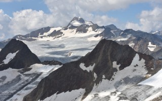 Sölden ► plate-forme de haute montagne 'Schwarze Schneide' (3.340 m) → vue impressionnante sur les Alpes de l'Ötztal et de Stubai, et sur les Dolomites   