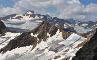 Sölden ► plate-forme de haute montagne 'Schwarze Schneide' (3.340 m) → vue impressionnante sur les Alpes de l'Ötztal et de Stubai, et sur les Dolomites   